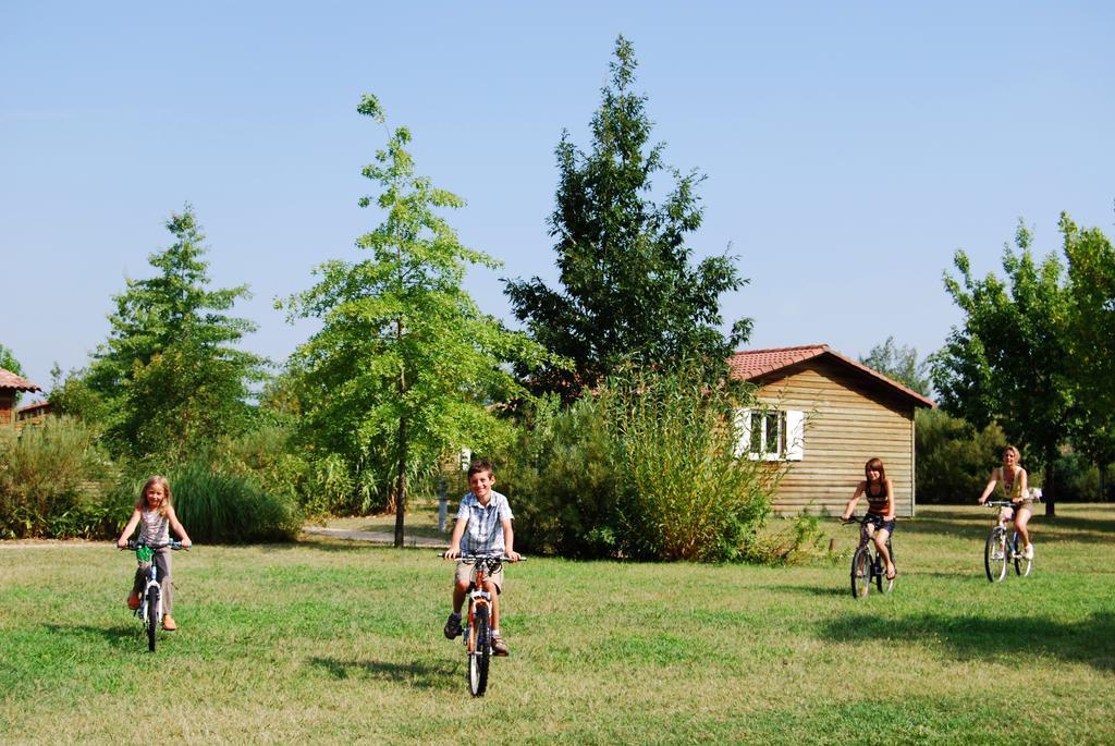 Lagrange Grand Bleu Vacances - Residence Port Lalande Castelmoron-sur-Lot Eksteriør billede