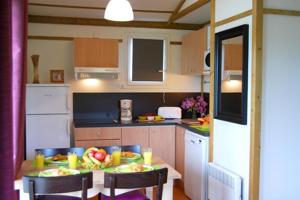 Lagrange Grand Bleu Vacances - Residence Port Lalande Castelmoron-sur-Lot Værelse billede