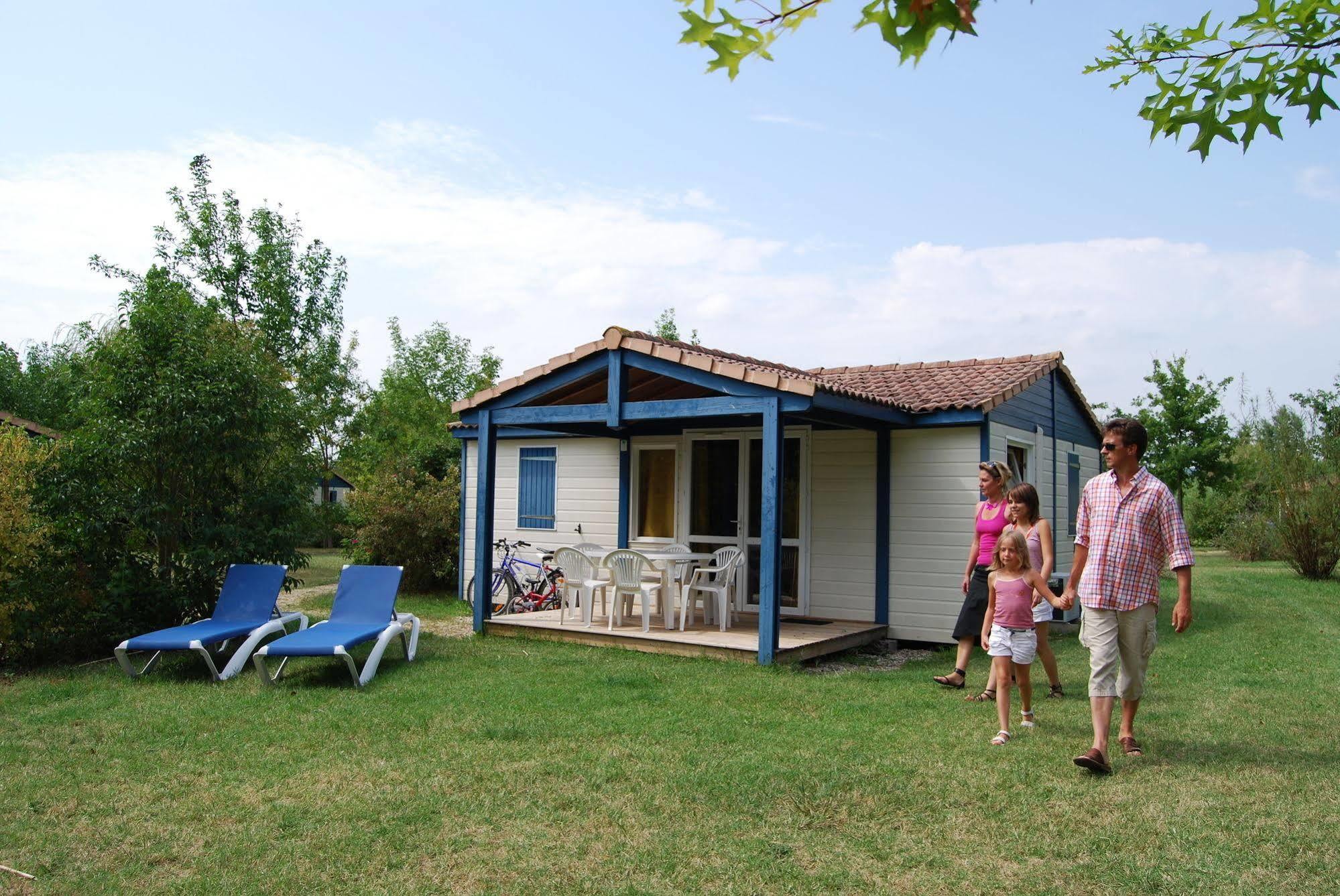 Lagrange Grand Bleu Vacances - Residence Port Lalande Castelmoron-sur-Lot Eksteriør billede
