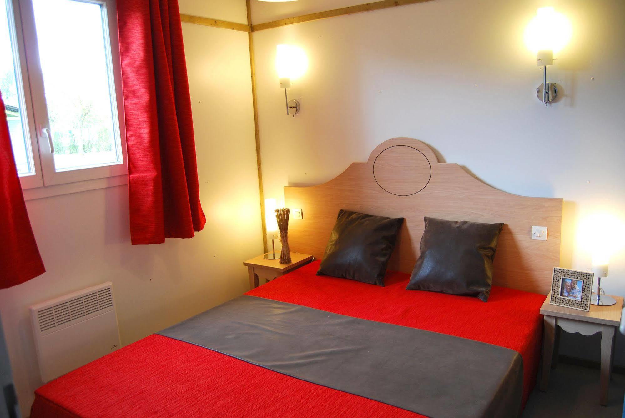 Lagrange Grand Bleu Vacances - Residence Port Lalande Castelmoron-sur-Lot Eksteriør billede