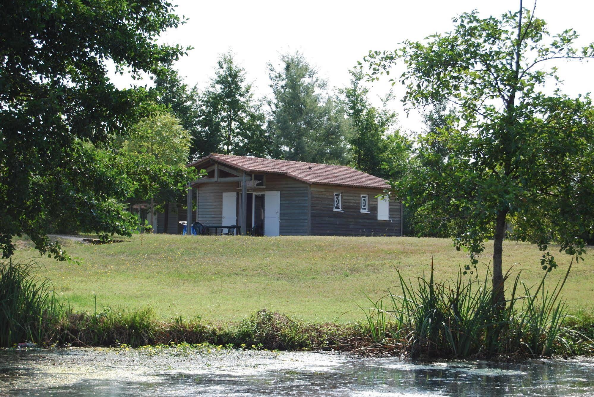Lagrange Grand Bleu Vacances - Residence Port Lalande Castelmoron-sur-Lot Eksteriør billede